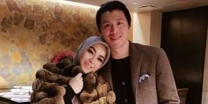 Reino Barack Blak-blakan Ungkap Isi Dompetnya, Ternyata Cuma Segini Uang yang Dipegang Suami Syahrini
