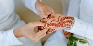 Niat Romantis Lamar Pacar Pakai Kue dan Bunga di Kafe, Endingnya Malah Kehabisan Uang, Mau Gaya Malah Malu Tak Bisa Bayar Makanan