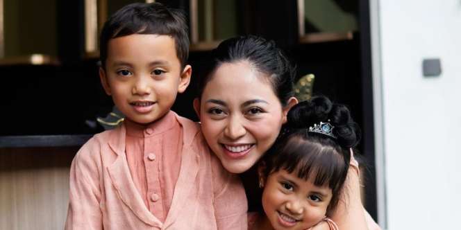 Model Outfit Lebaran Rachel Vennya Bikin Kalangan Buta Fashion Berpikir Keras