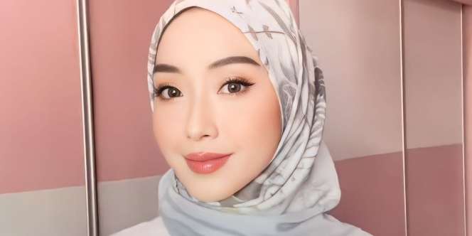 Praktis tapi Manis, Styling Kerudung Segi Empat Motif 