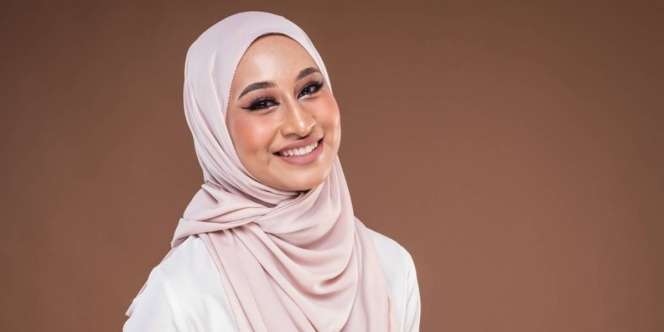 Buat Style Hijab ala Wanita Turki dengan Pashmina