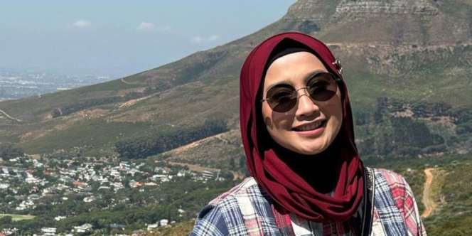 Usia Seperti Cuma Deretan Angka, Lihat Penampilan Kinyis-Kinyis Desy Ratnasari Berseragam SMA