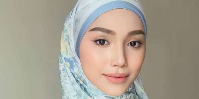 Clean Look dengan Pashmina Motif, Tengok Tutorialnya