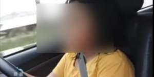 Viral Anak di Bawah Umur Menyetir Mobil di Jalan Raya Kaltim