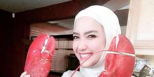 Putuskan Tutup Instagram, Intip 6 Transformasi Tia Ivanka yang Pernah jadi Sales Rumah