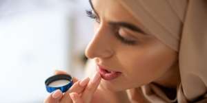 Begini Cara Gunakan Lip Scrub Agar Bibir Tetap Lembap
