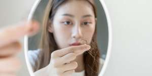 Duh, Ada 3 Jenis Kerontokan Rambut karena Stres