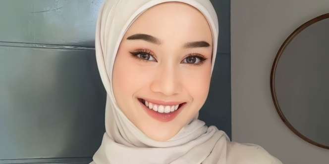 Sweet Style dengan Hijab Square, Look Auto Cantik
