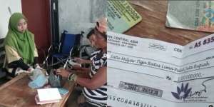 Geger Pengemis `Kaya` Penghuni Kolong Jembatan di Bogor: Punya 3 STNK Motor, Tabungan Rp1 Juta, dan Cek Rp1,3 Miliar