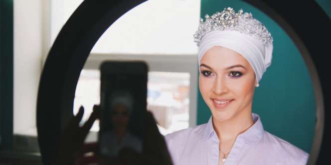 Trik Makeup 'Borongan' Anti Ribet ala MUA