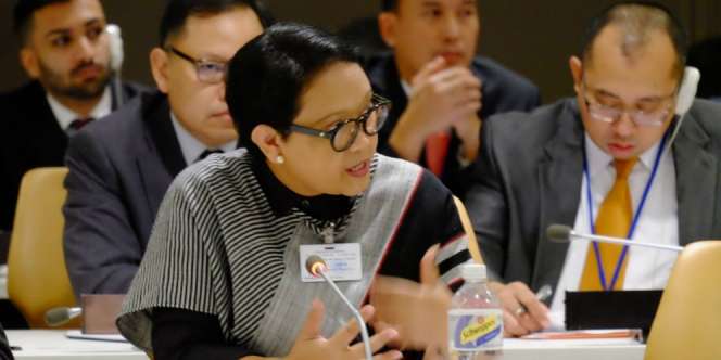 4 Outfit Lady Boss Chic Menteri Luar Negeri Retno Marsudi