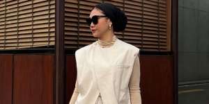 Mix and Match Outfit Chic dengan Hijab Turban