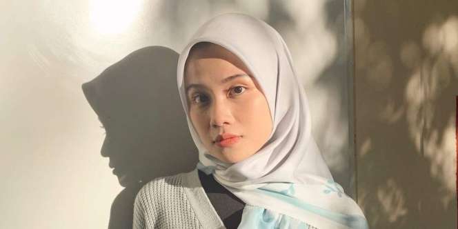 Detail Ikat di Hijab, Bikin Style Jadi Level Up