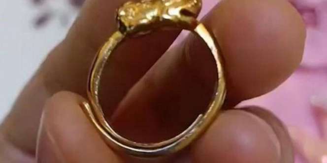 Anaknya Beli Cincin Teman di Sekolah Seharga Rp2.000, Ibu Syok Ternyata Emas Murni