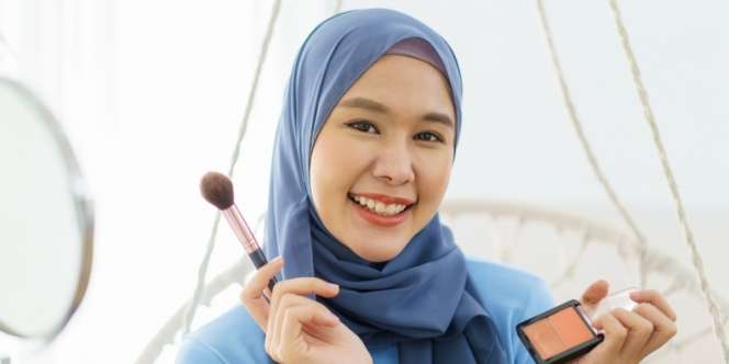 Buat Lesung Pipit Hanya Pakai Makeup, Cari Tahu Triknya