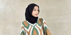 Trik Pashmina Satin Tetap Aman Walau Tanpa Jarum Pentul 