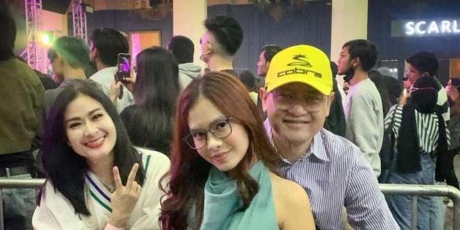 Iis Dahlia Berang Cara Sungkeman Berbeda Suami dan Putrinya Dihujat: 'Itu Karena Pikirannya Pada Ngeres'