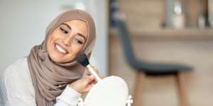 2 Cara Pakai Two Way Cake untuk Hasil Makeup Berbeda