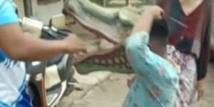 Mau Ngakak tapi Kasihan! Wajah Bocah Nyangkut di Mainan dengan Mulut Terus Menganga, Cosplay Jadi Buaya Endingnya Bikin Penasaran