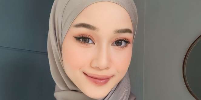 Coba Style Hijab Elegan dengan Pashmina Silk Textured 