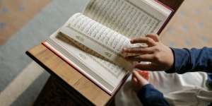 Kandungan Surat An-Nisa Ayat 36, Perintah Berbuat Ihsan kepada Tiap Orang