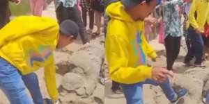 Viral Aksi Wisatawan Pukul dan Injak Patung Malin Kundang, yang Terjadi Selanjutnya...