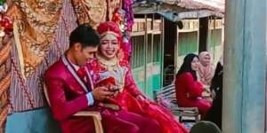Viral Pernikahan Sederhana yang Penting Sah: Dekorasi Seadanya Pakai Alas Spanduk Bekas, Pelaminannya Kursi Plastik
