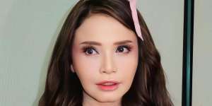 Bikin Pangling, Rossa Dirias ala Putri Jepang di Pesta Cosplay 