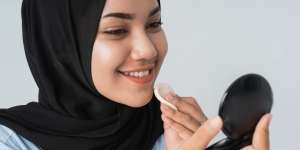 Tak Boleh Asal Pilih Puff Makeup, Sangat Berefek Pada Finishing Riasan