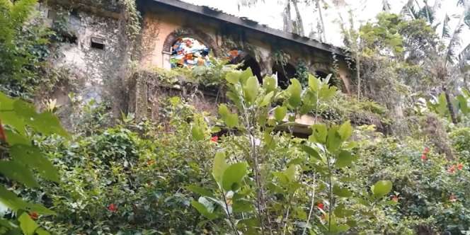 Potret Villa Angker yang Sering Dijadikan Lokasi Pembuatan Konten Horor, Dulu Super Megah Kini Terbengkalai Penuh Lumut!
