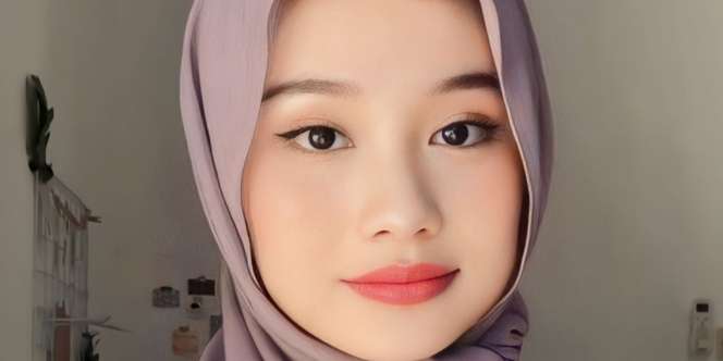 Messy Style Hijab Flowy, Bikin Pipi Berkesan Tirus 