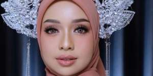 3 Inspirasi Look Hijab Glamor dengan Headpiece 