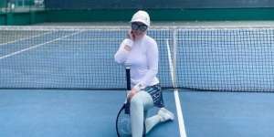 Potret Syahrini Main Tennis, Serba Mewah Pakai Celana Super Ngetat
