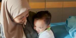 Gemesin Banget! Wajah Girang Rayyanza Bertemu Sus Rini Usai Cuti