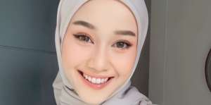 Tutorial Hijab Paris Simpel dengan Look Memikat