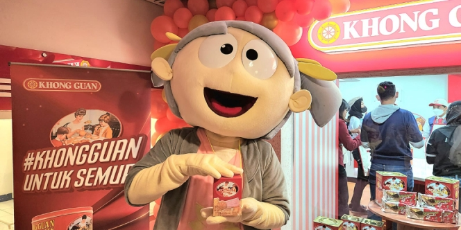 Mengintip Keseruan Anak-Anak Membuat Biskuit Legendaris di Pabrik Replika