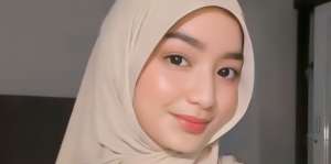 Tinggal Ikat, Cara Praktis Buat Style Pashmina Flowy