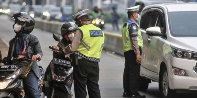 Tilang Manual Berlaku Lagi, Polisi Susun Sistem Poin Tilang dan Cabut SIM Selamanya