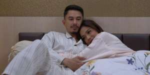 10 Potret Adegan Mesra Fandy Christian & Andi Annisa di Sinetron, Netizen: Terlalu Mendalami Peran!