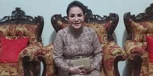 Ingat Mpok Atiek? Dulu Laris Manis di TV, Sempat Jualan Puding Karena Sepi Job, Begini Nasibnya Sekarang