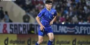 Viral Video Bek Thailand Jonathan Khemdee Buang Medali dan Maskot SEA Games 2023 ke Penonton Usai Digasak Timnas Indonesia