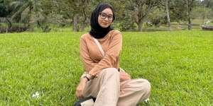 Sopan nan Stylish, Ide Mix and Match untuk ke Kampus