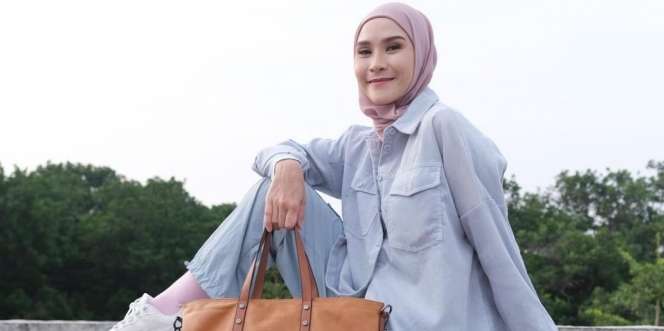 Semi Formal dan Nyaman, Tiru Gaya Zaskia Adya Mecca