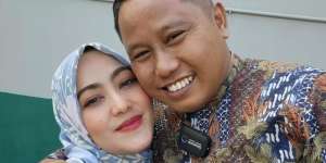 Potret 15 Tahun Pernikahan Narji dan Istri, Cinta Komedian Mendarat di Hati Pramugari