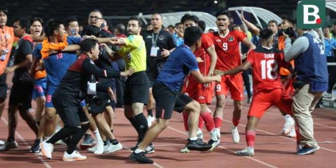 Ofisial Timnas Thailand Pengeroyok Manajer Timnas Indonesia Sumardji Minta Maaf Sambil Nangis-Nangis
