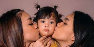Momen Iseng tapi Gemas, Putri Nola Hujani Ciuman untuk Adiknya Berujung Tangisan