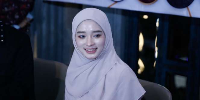 Inara Rusli Putuskan Lepas Cadar, Begini Hukumnya Menurut Ustaz Derry Sulaiman