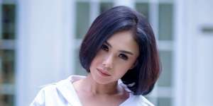 Yuni Shara Pakai Handuk di Kepala dan Kimono Usai Mandi, Warganet Salfok Pas Lihat ke Bagian Ini