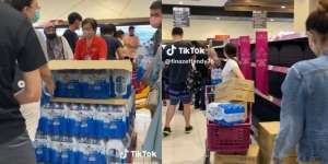 Warga Malaysia Panic Buying Air Minum Kemasan, Ini Penyebabnya