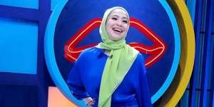 Potret Feni Rose Berhijab, Mantap Hijrah usai Ngobrol dengan Sosok Ini